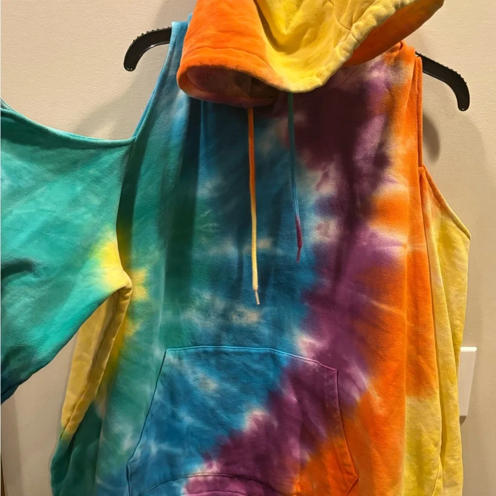 🔥2/$10 3/$12 Tie-Dye Cold Shoulder Hoodie size 3x - Picture 2 of 3
